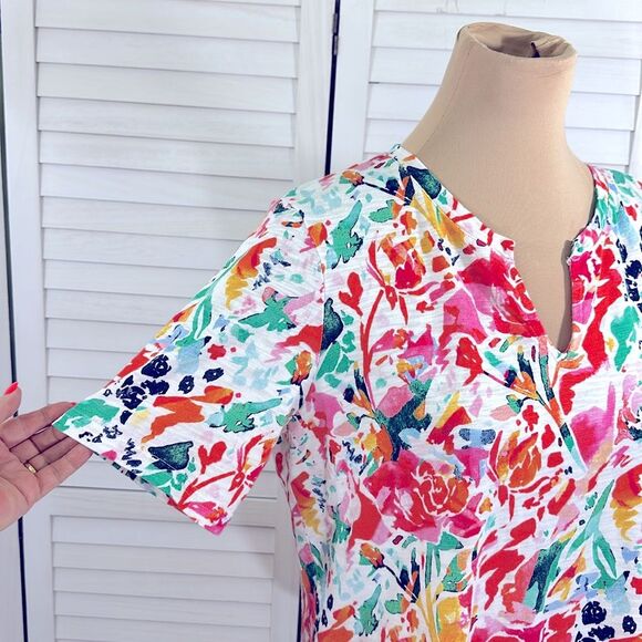 Chico's Abstract Notch Neck Tee Size 2 (12) Like New - Picture 6 of 15